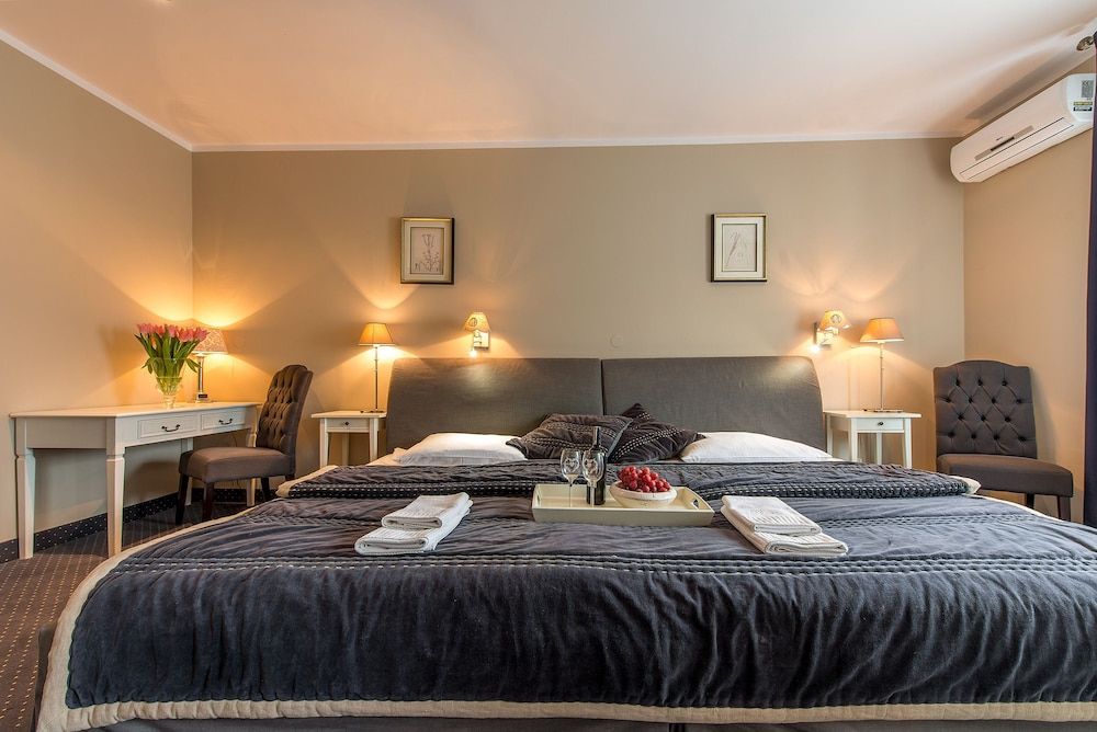 Hotel Riviera Airport Modlin