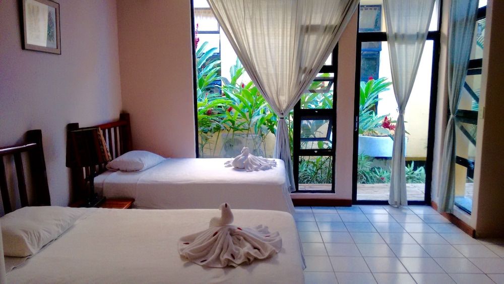 Banana Palms Hotel 3