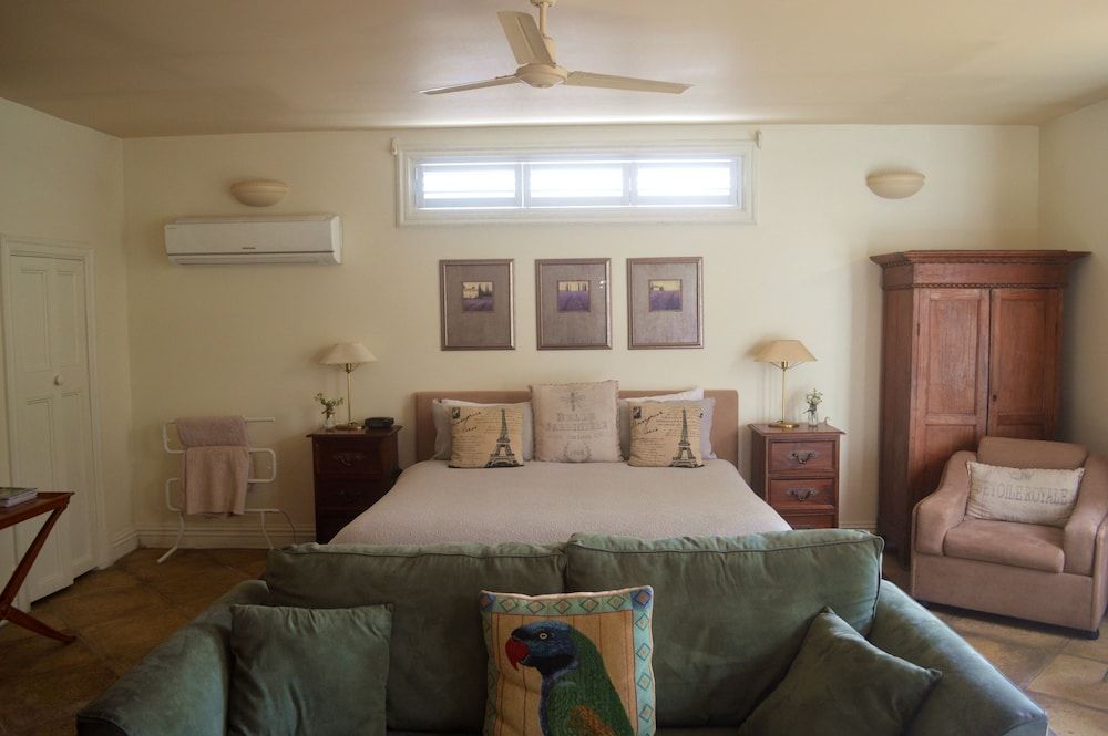 Athelney Cottage 2