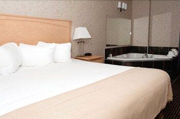 Paradise Inn & Suites Valleyview 3