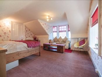 Busby Apartments 3
