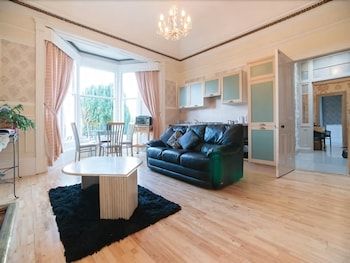 Busby Apartments 4 estrellas en Glasgow