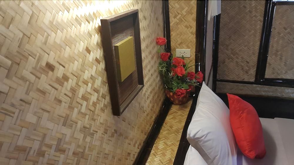 Eco Lanta Hideaway Beach Resort 2