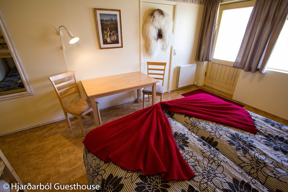 Hjardarbol Guesthouse 2