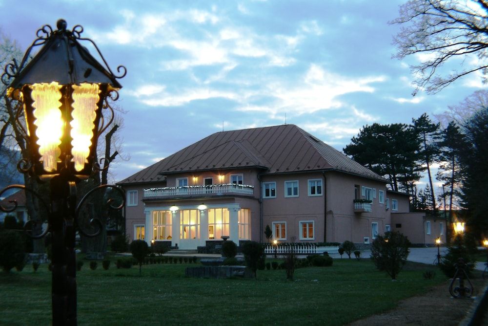 Hotel Svätojánsky kaštieľ