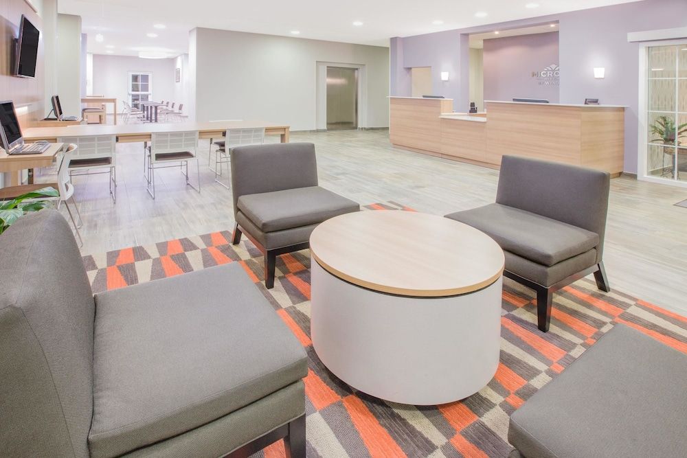 Microtel Inn & Suites By Wyndham Cuauhtemoc 2