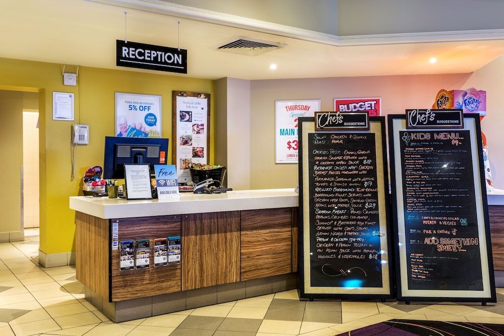 Nightcap at Glengala Hotel 2