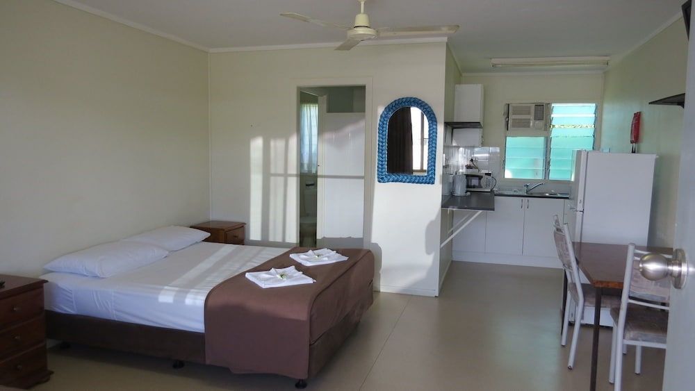 Cardwell at the Beach (Lyndock Motel) 2