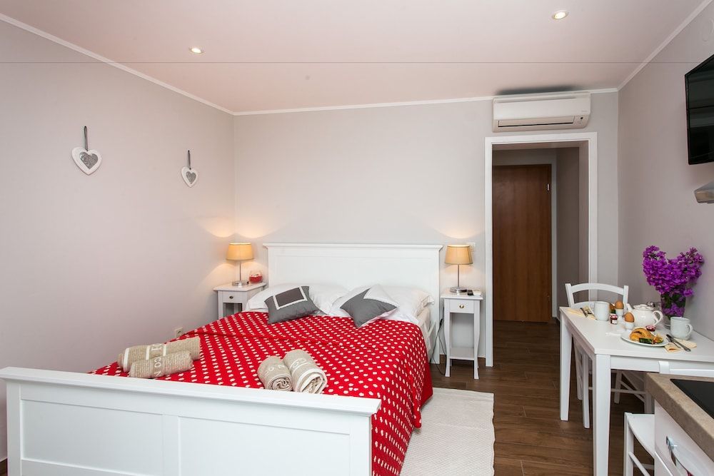 Apartments Villa Mirjana 2