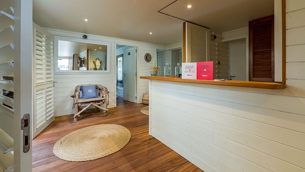 Le Temps des Cerises Hotel Beach 2