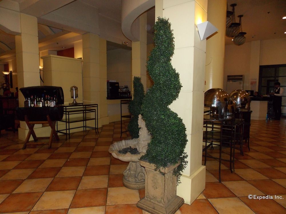 Planta Centro Bacolod Hotel & Residences 3