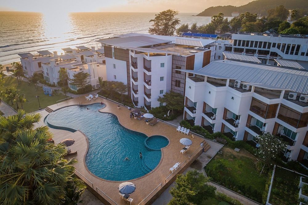 Saint Tropez Beach Resort Hotel