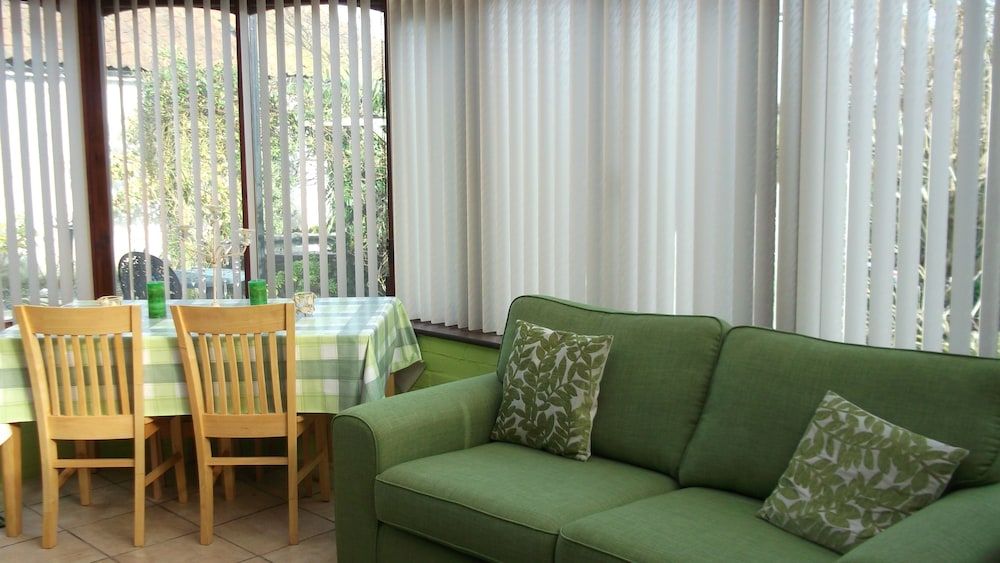 Holly Tree Cottage 2