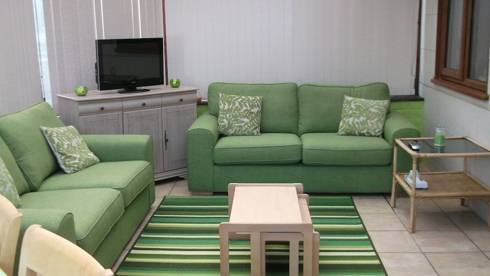 Holly Tree Cottage 3