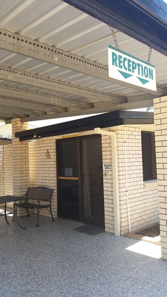 Emerald Tower Motor Inn 2