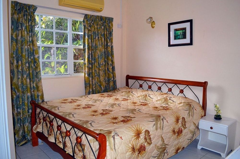 Beachcross Villa Apartments 2