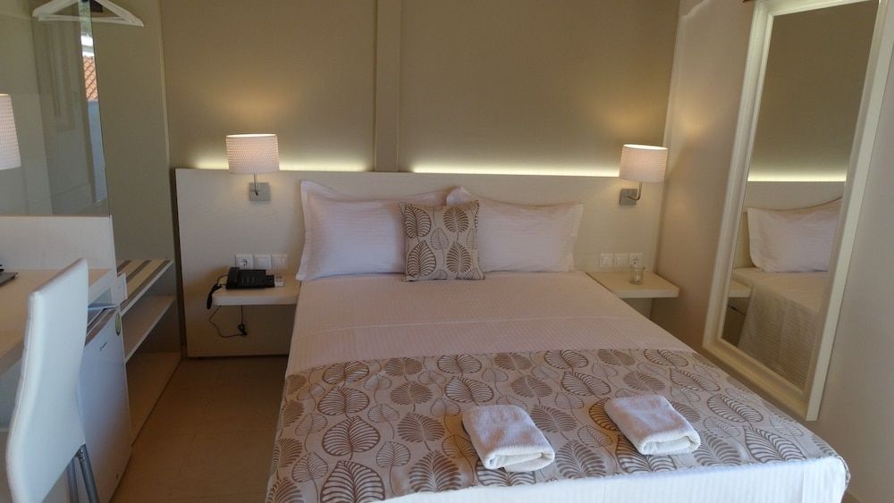 Athos Guest House Pansion 3