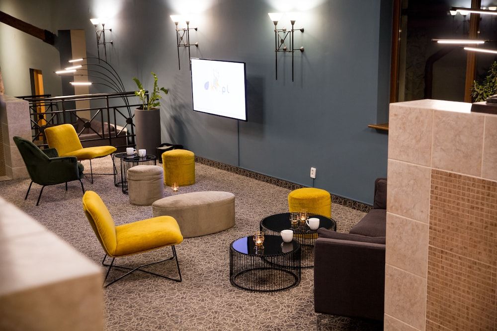 Dwor w Tomaszowicach 3