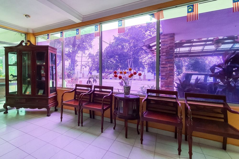 ZEN Rooms Uptown Beach Resort 3