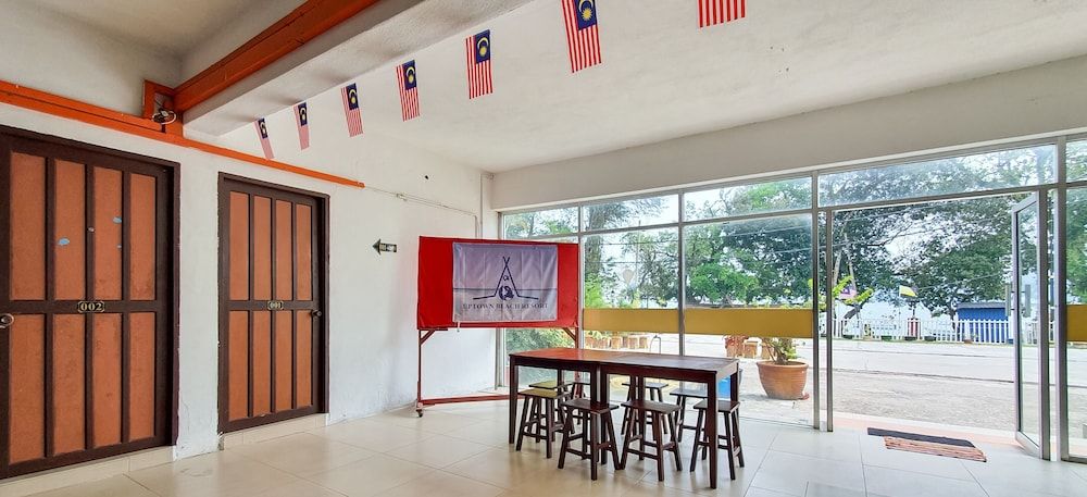 ZEN Rooms Uptown Beach Resort 2