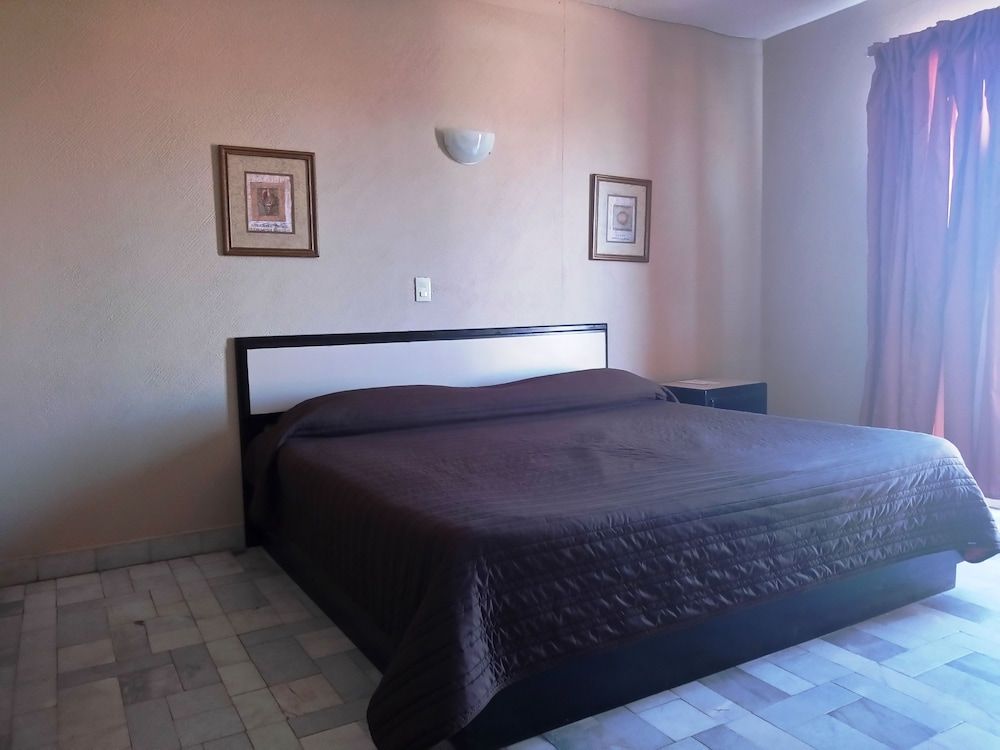 Los Jitos Hotel & Suites 2