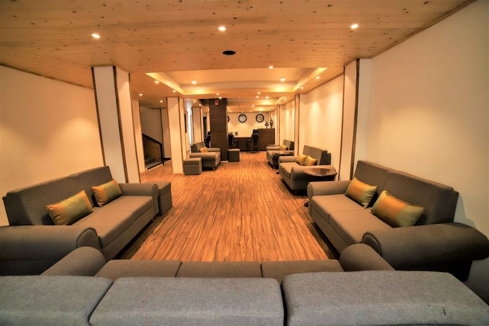 Summit Swiss Heritage Hotel & Spa 3