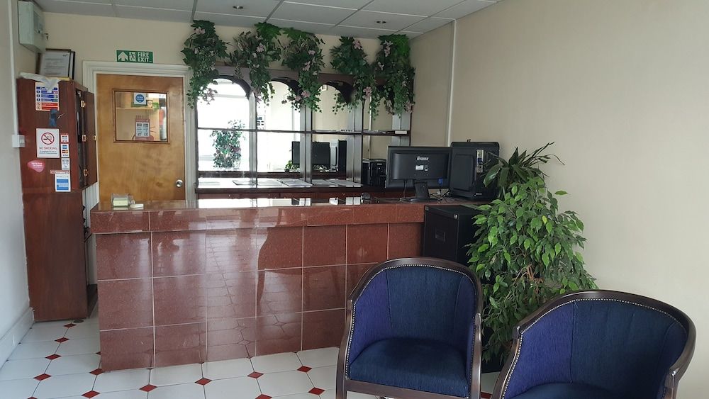 Airport Guest House 2