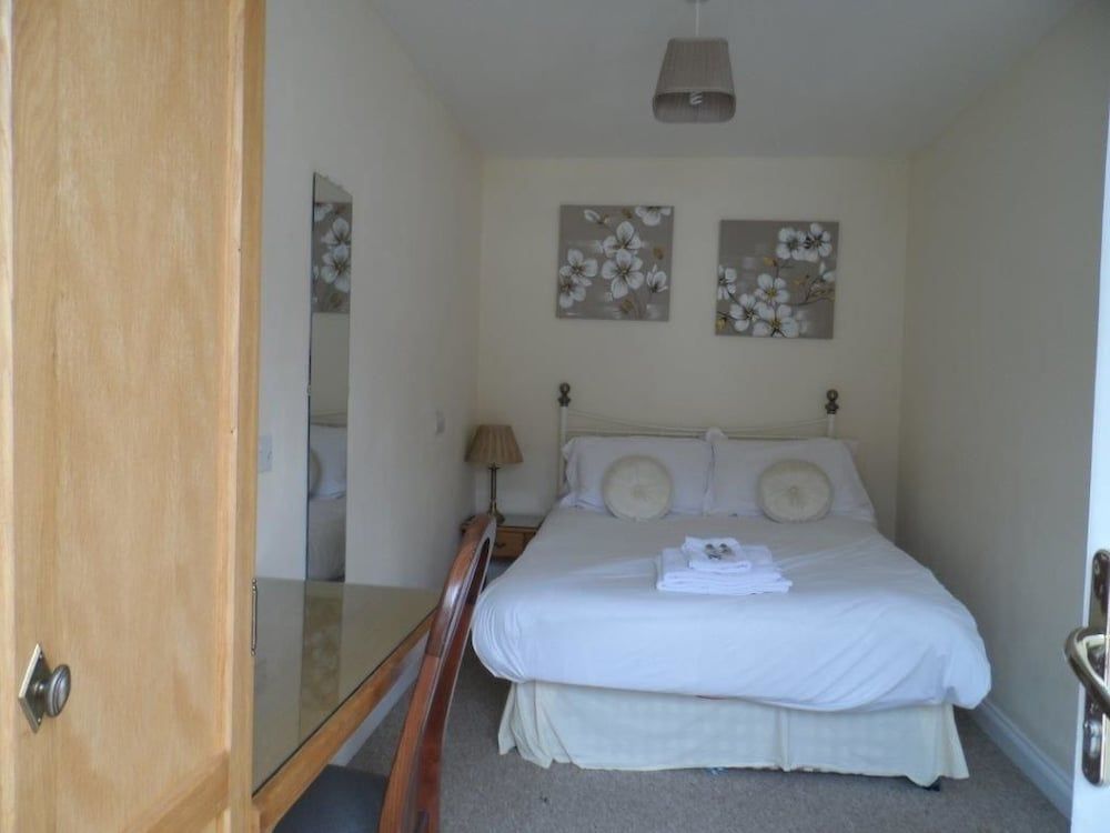 Mendip Spring Golf Club 3