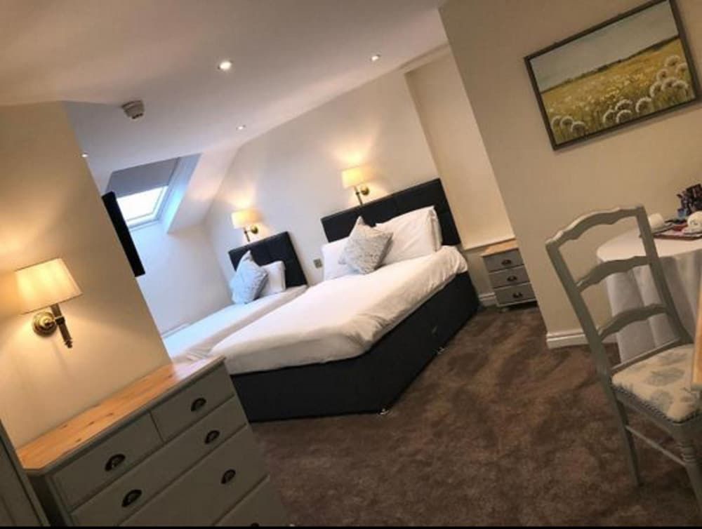 The Sitwell Arms Hotel 3