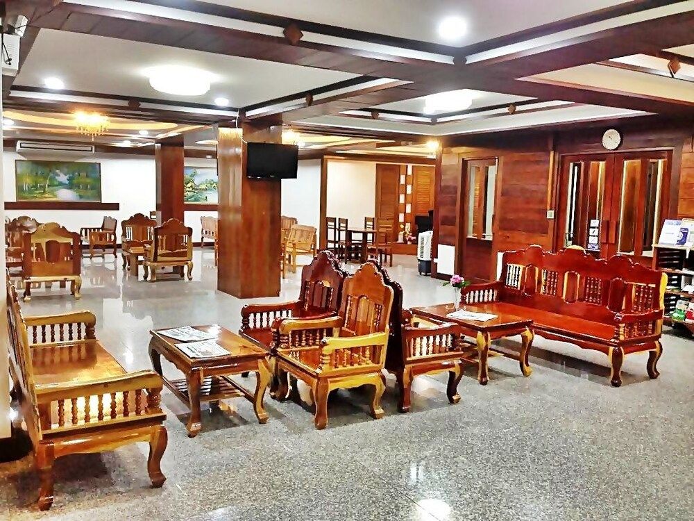 Riverfront Hotel Mukdahan 3