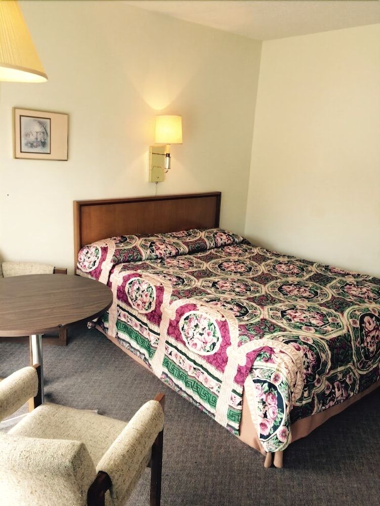 Town N Country Motor Inn 2