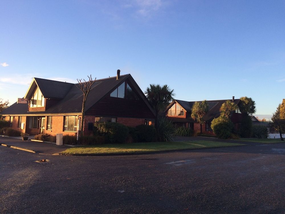 Snow Denn Lodge - Hostel