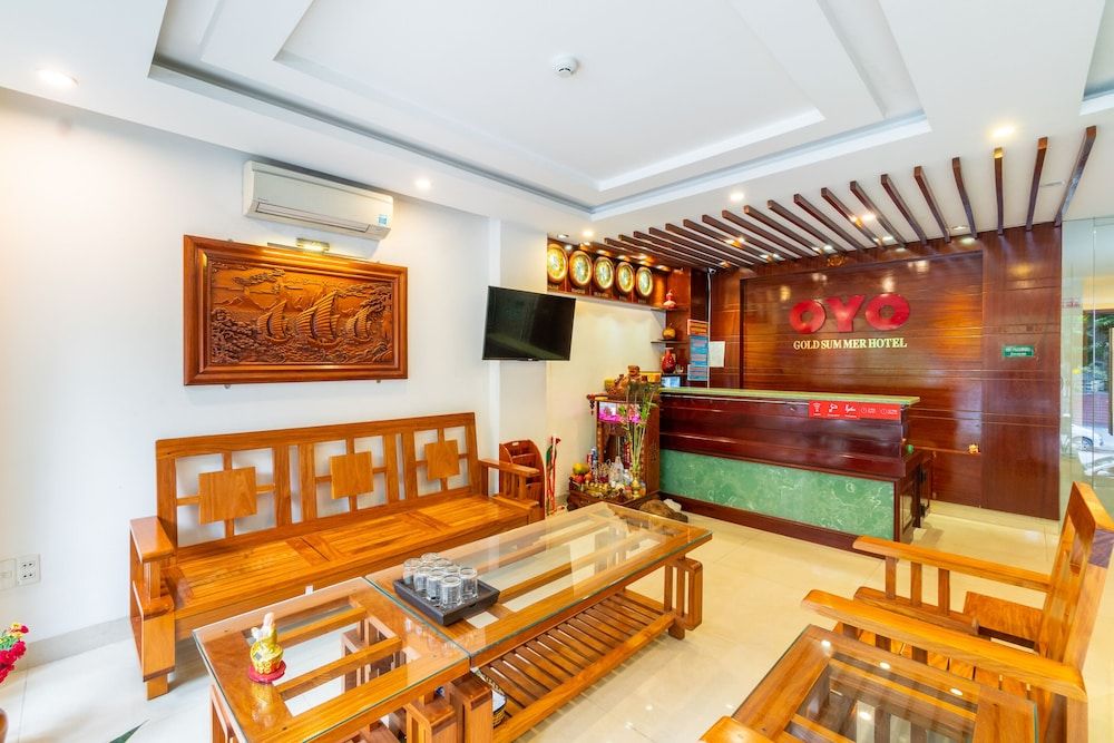 OYO 389 Gold Summer Hotel 3