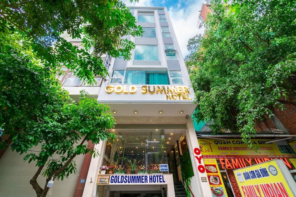 OYO 389 Gold Summer Hotel 1