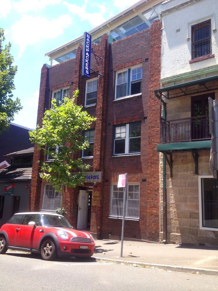 Sydney Star Backpackers 1