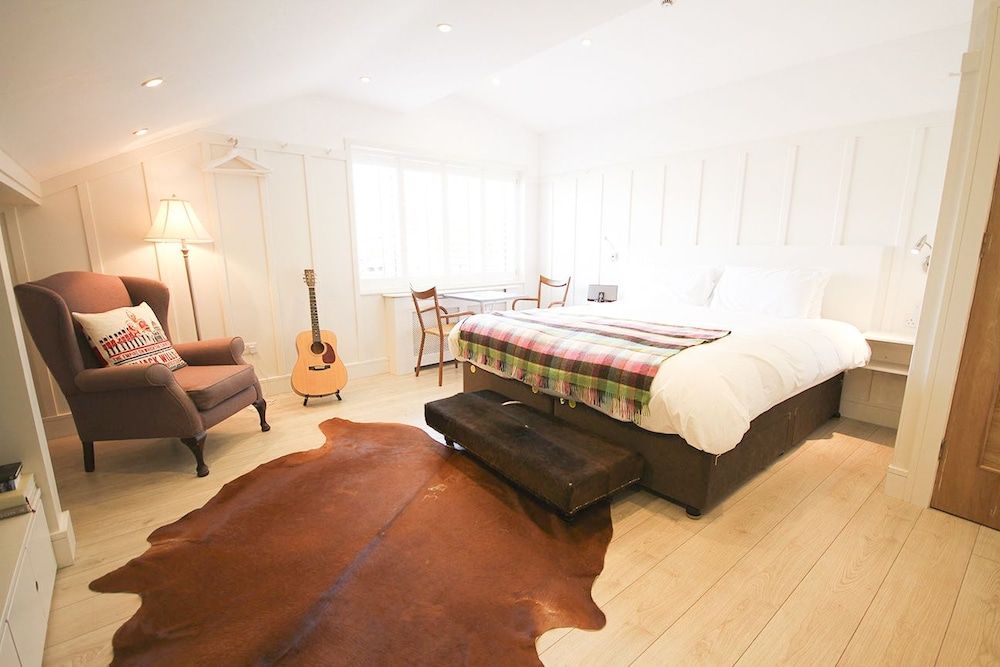 Quinlan & Cooke Boutique Townhouse 3