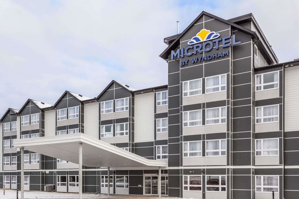 Microtel Inn & Suites by Wyndham Kirkland Lake 1