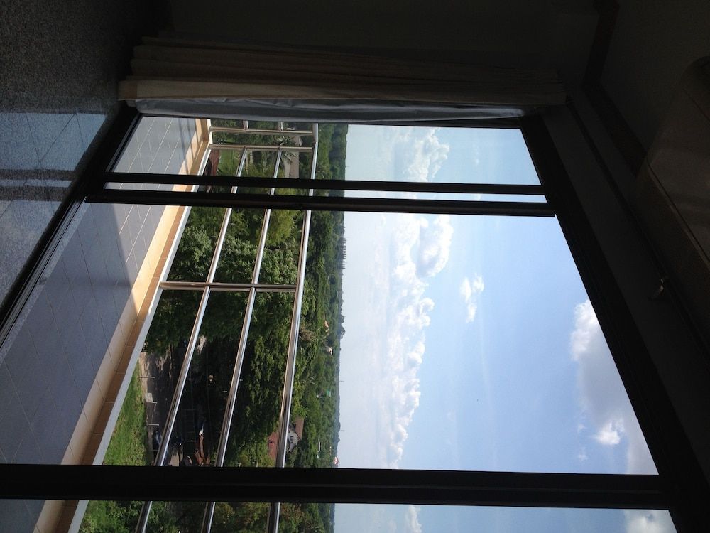 Maneerote Hotel Surin 3