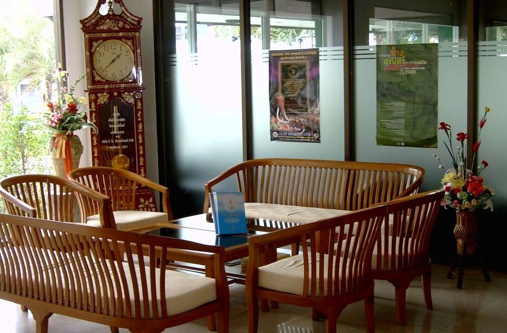 Maneerote Hotel Surin 2