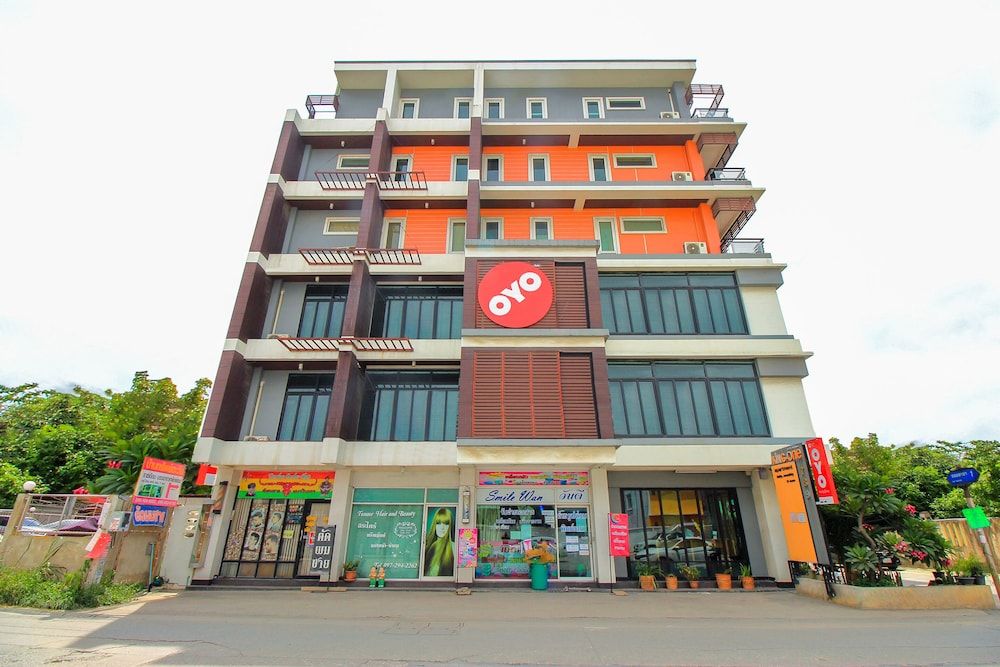 OYO 117 King One Suvarnabhumi Hotel 3 estrelas em Bang Phli