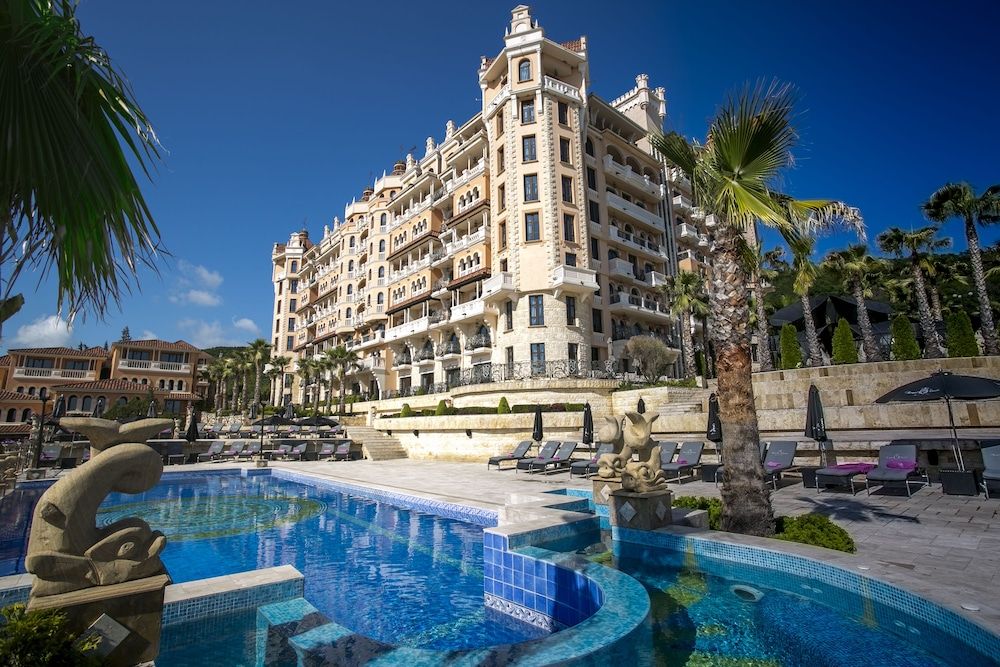 Royal Castle Design & SPA Hotel 5 estrelas em Elenite