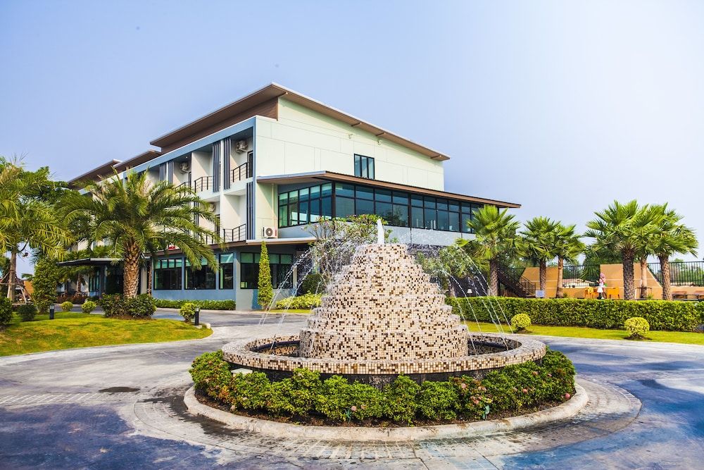 Ray Hotel 3 estrelas em Buriram