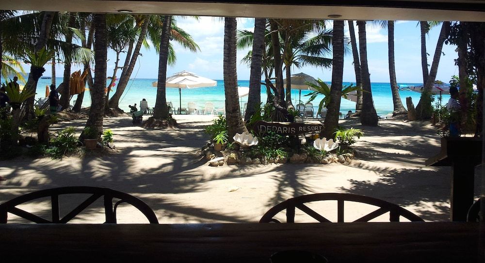 Deparis Beach Resort 1