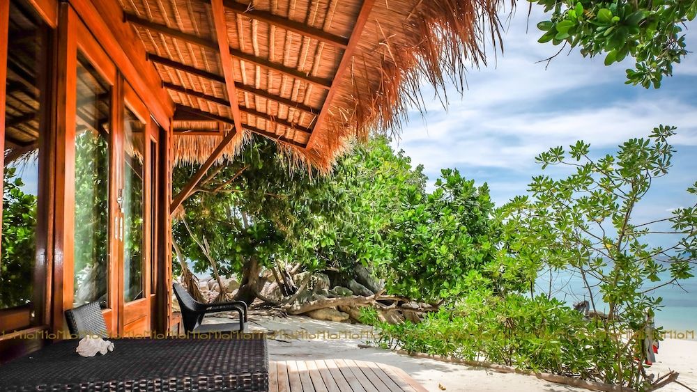 Ten Moons Lipe Resort 1 Ten Moons Lipe Resort 1