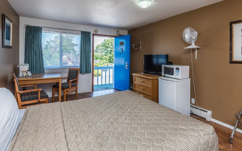 The Bluebird Motel 2