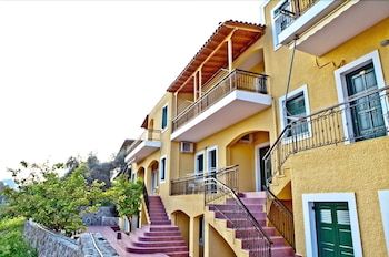 Venetia Studios -1 estrellas en Egina