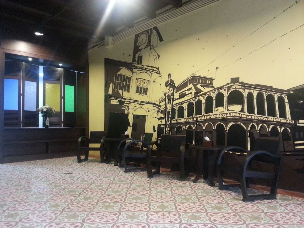 Sunny Hostel Phuket 2