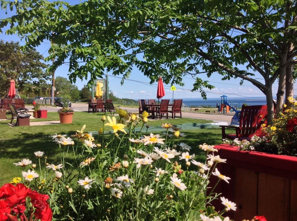 Hotel Le Pionnier 2 estrelas em Tadoussac