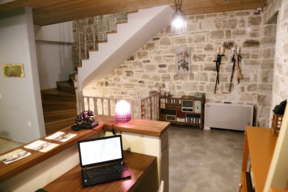 Asion Lithos 2