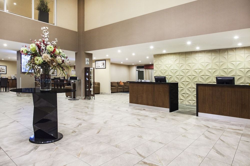 Wingate by Wyndham Edmonton Airport & Conference Center 2